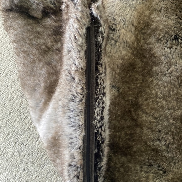 Arhaus Grey Wold Faux Fur Pillow Cover - Picture 5 of 7